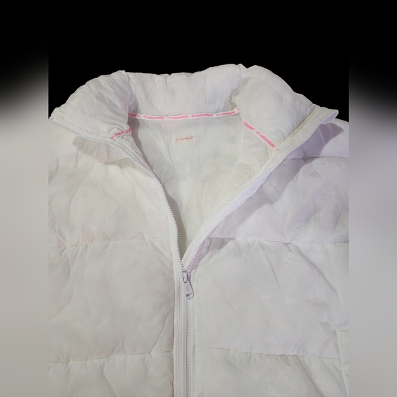 Free People In A Bubble Puffer Vest in Painted White Size Large NEW - Picture 6 of 12